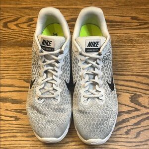 Nike Air Max Sequent 2 Men's Gray Black Athletic Shoes size 12 NWOT